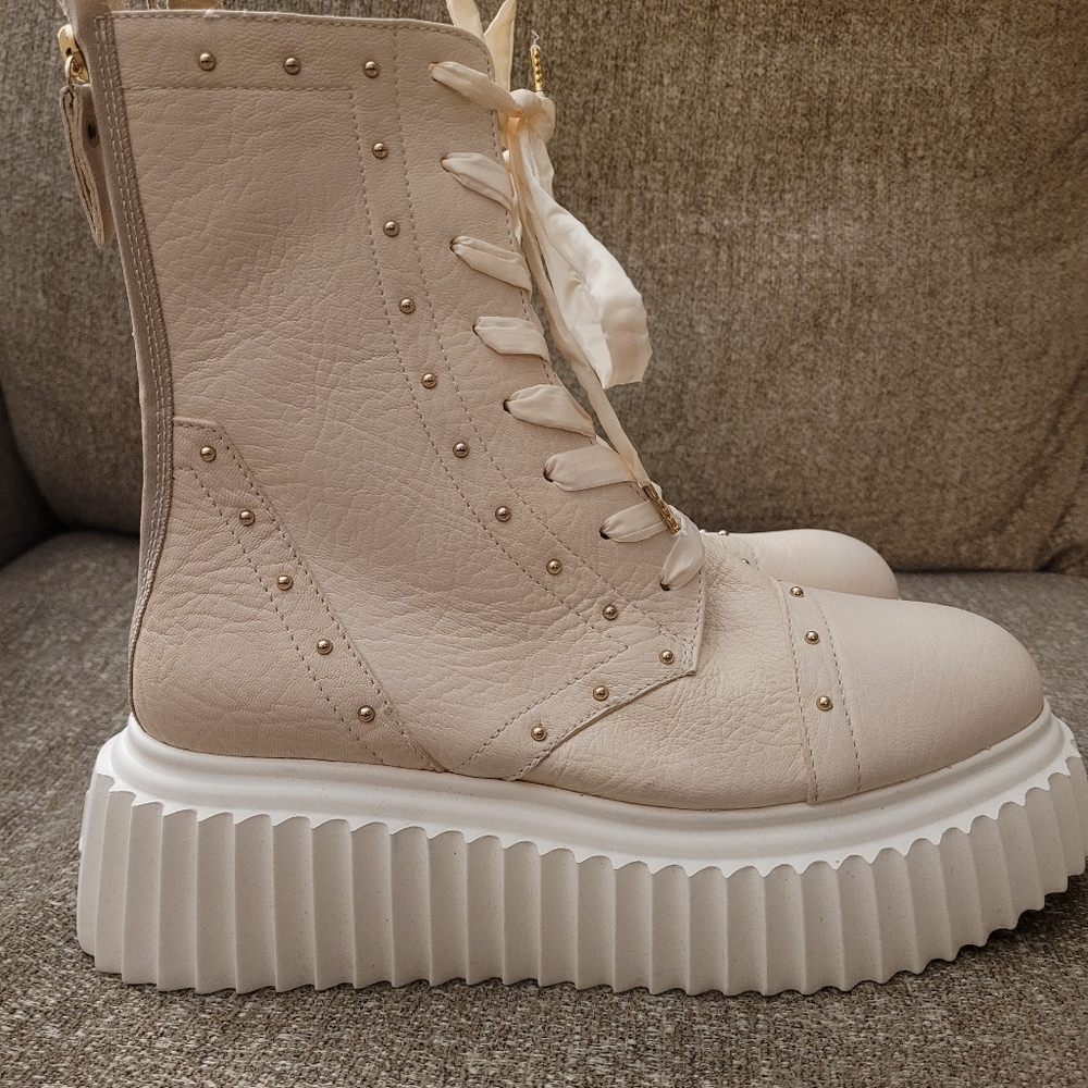 AGL Boots